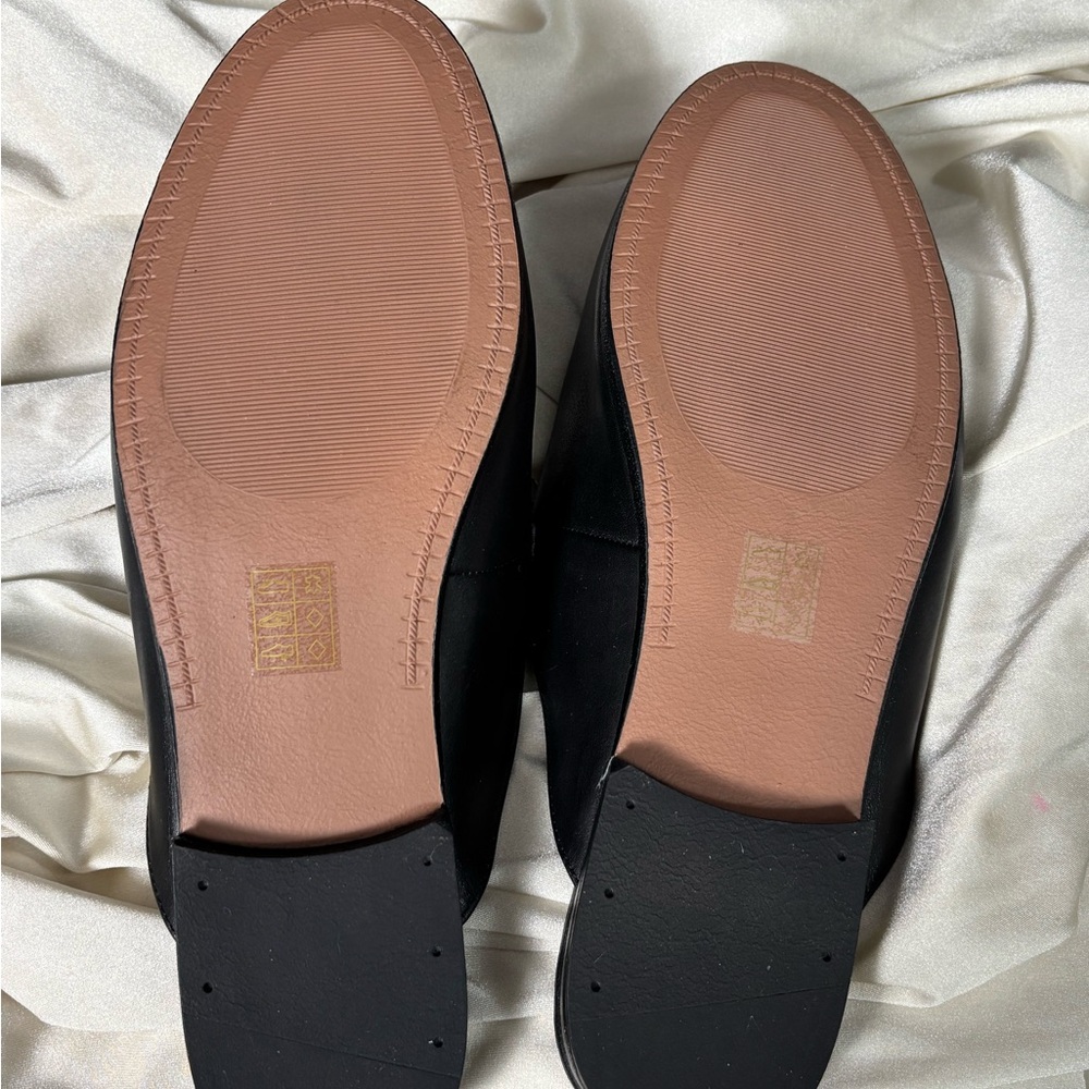 NWT Steve Madden Black Leather Slip-On Loafers - Picture 4 of 6